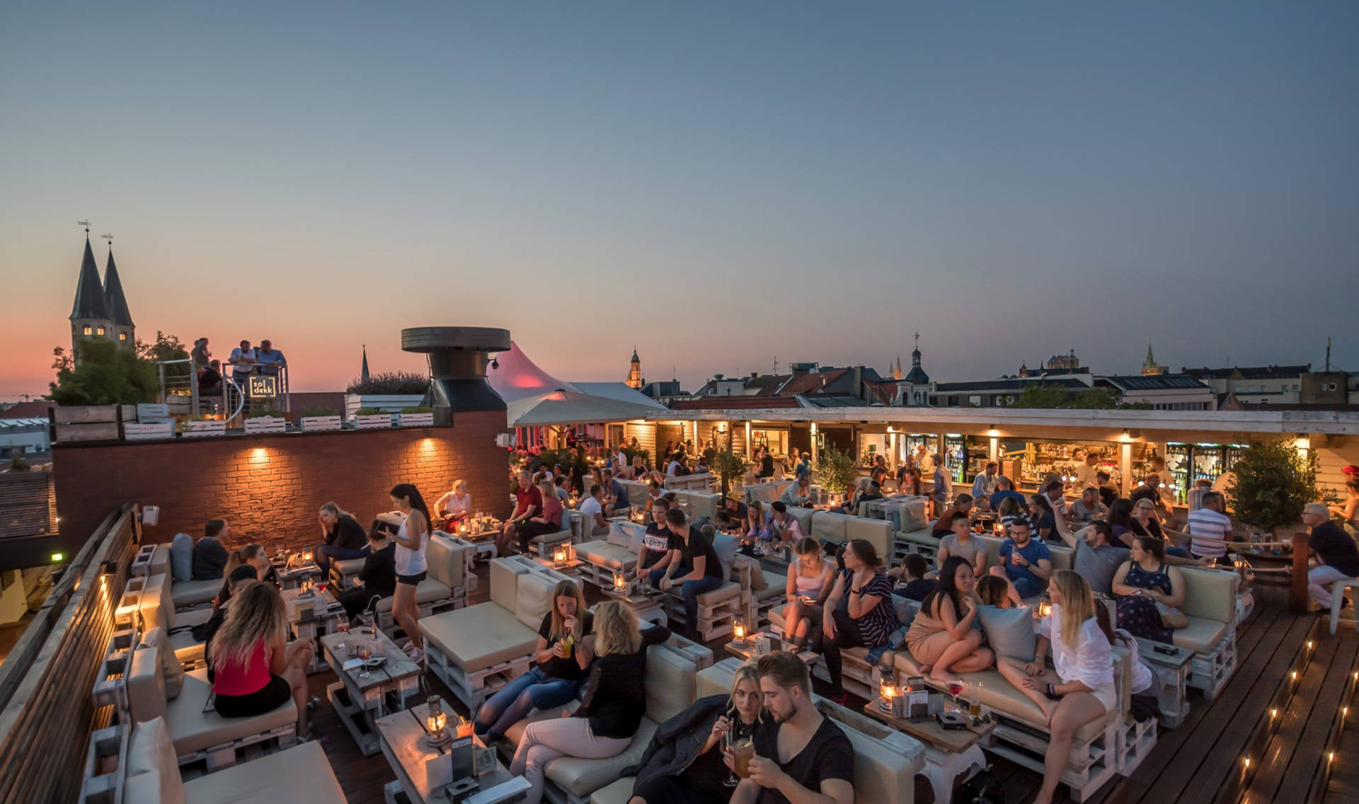 Braunschweig Frühlings-Hotel Restaurant Bar Soldekk